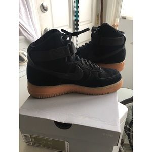 Black Air Force Ones w/ gum bottom